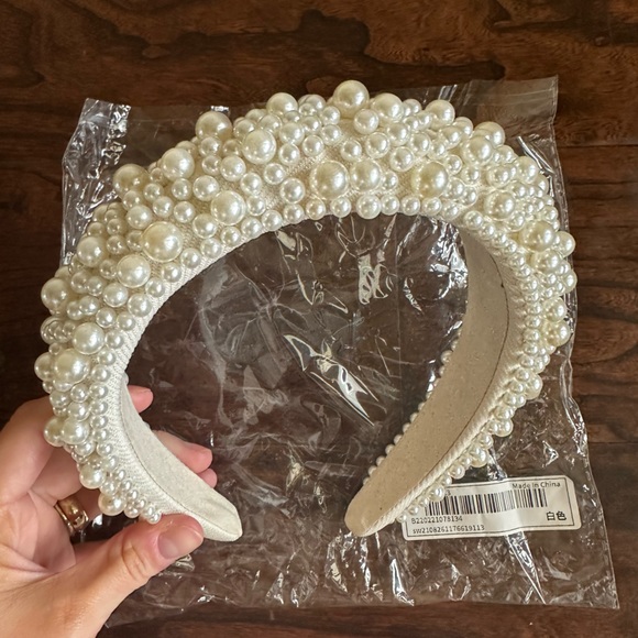 NWT Pearl Embellished Headband - Picture 3 of 5